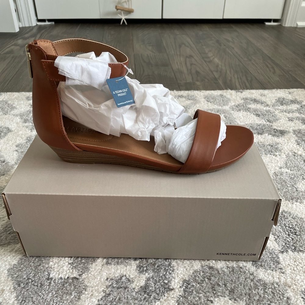 Kenneth Cole Reaction Great Viber Tan Sandal